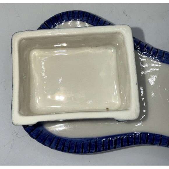 Vintage Delft Trinket Box W/Kissing Dutch Couple Porcelain Blue White 5.75”x3” - Picture 9 of 16